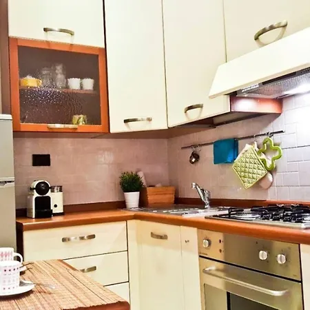 Porta Romana, Charming And Lovely Apartament